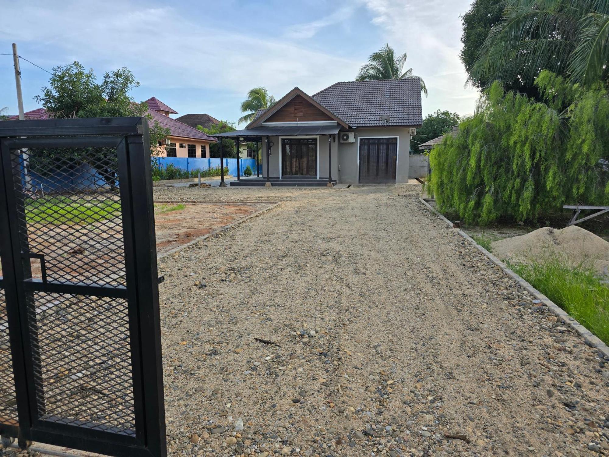 Casa Tiga Homestay Besut 瓜拉勿述 外观 照片